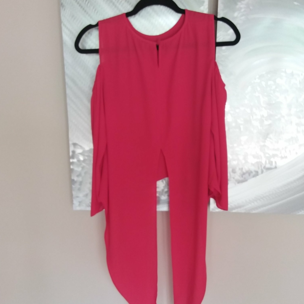 Bcbgmaxazria Skipper Cold Shoulder Split Hem Top - image 2